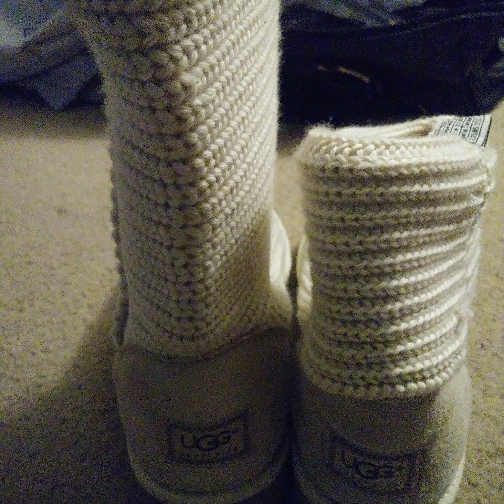 UGG - Picture 4 of 8